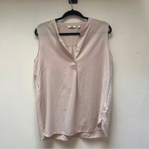 Uniqlo Sleeveless V-Neck Tank in Pale Beige